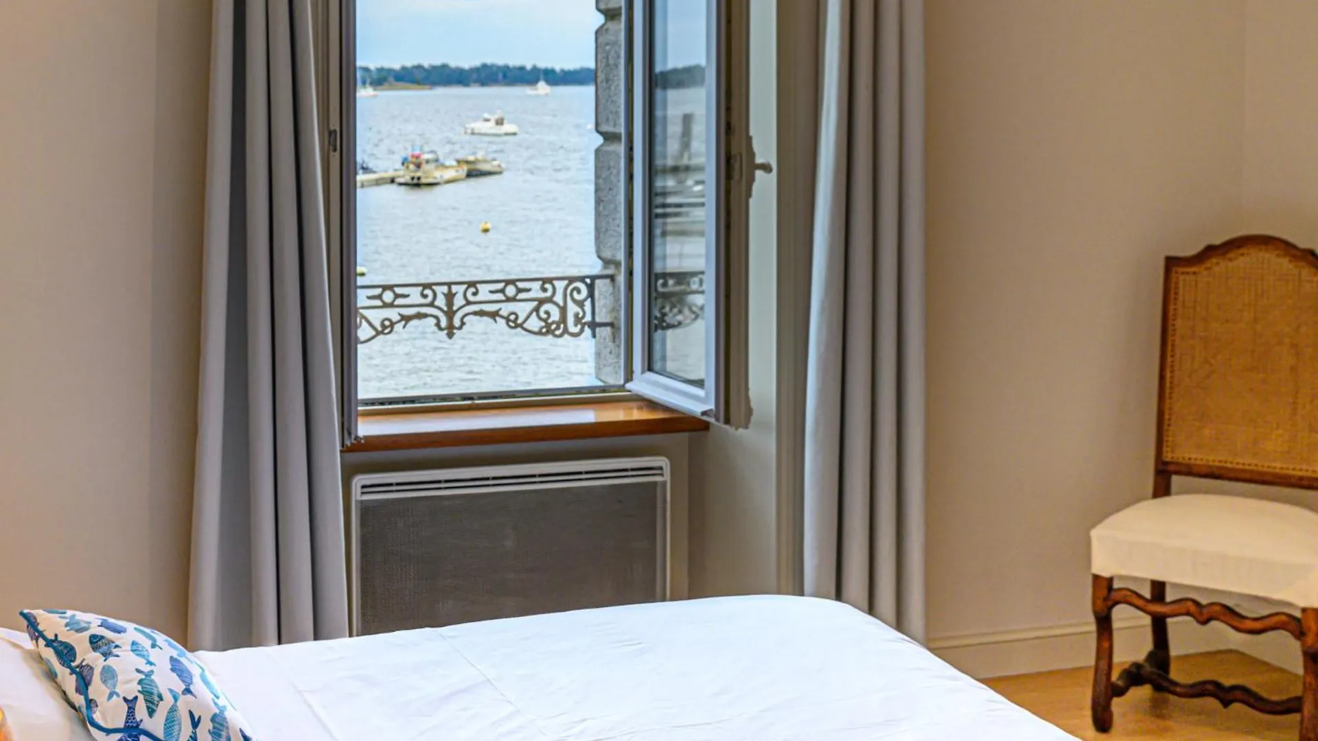 Holiday Home Maison Du Port By Interhome Locmariaquer