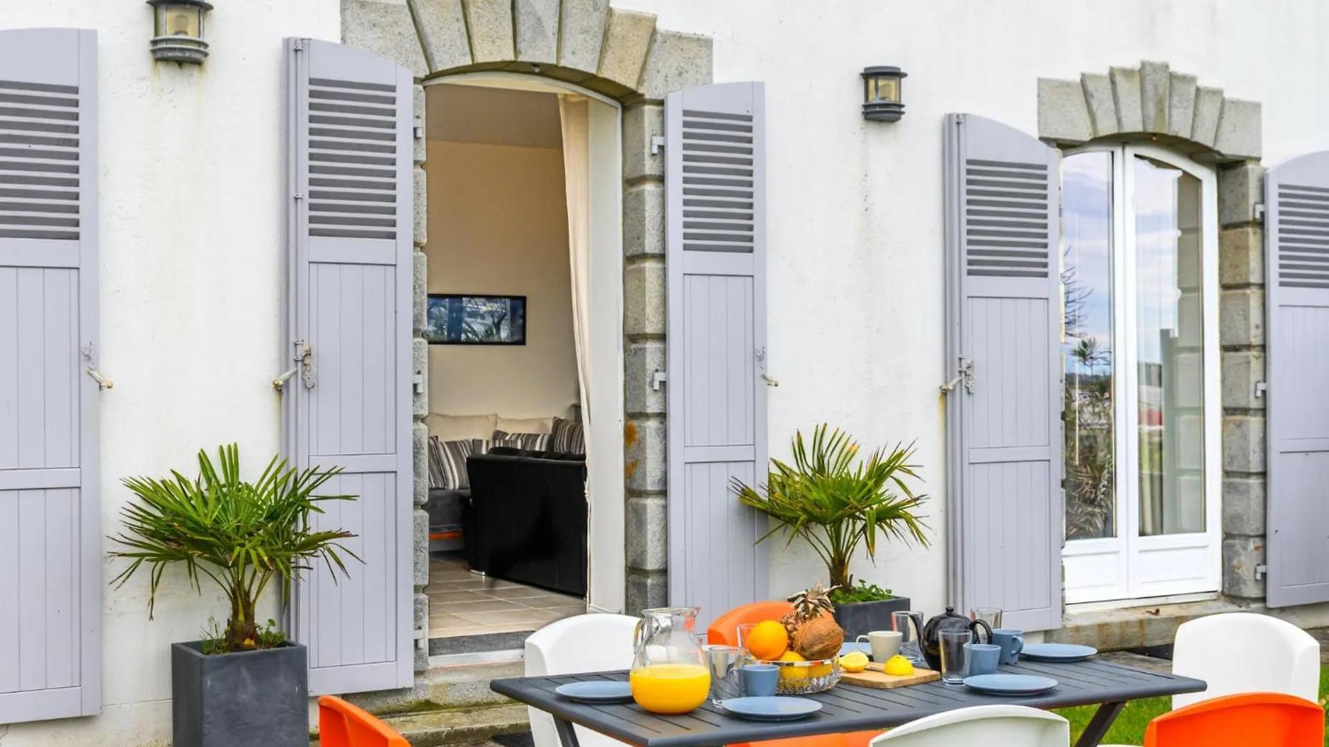 Holiday Home Maison Du Port By Interhome Locmariaquer