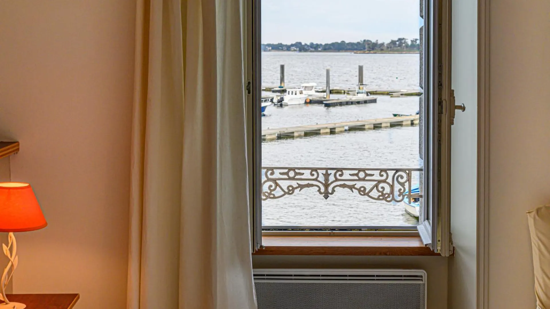 Holiday Home Maison Du Port By Interhome Locmariaquer